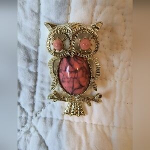 VTG Signed GERRY'S Jelly Belly Owl Brooch/Pin Gold Tone Coral/Peach Stone 2" EUC